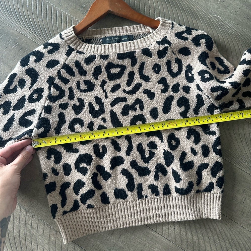 House Of Harlow 1960 x Revolve Leopard Callum Crewneck Sweater Women’s size XS​ - Picture 8 of 12